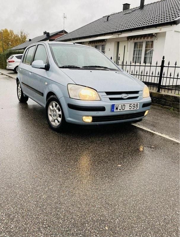 Blå Begagnad 2005 Hyundai Getz Halvkombi | 15 900 kr (Marknadspris) - Bild 1/4