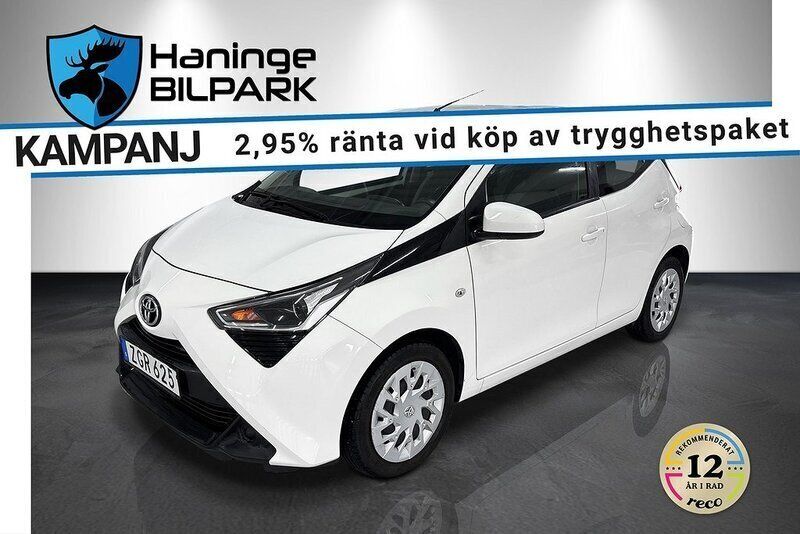 Vit Begagnad 2020 Toyota Aygo X-play Halvkombi | 109 900 kr - Bild 1/4