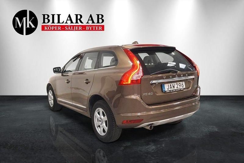 Begagnad Volvo XC60 Summum 150 HK (110 kW) 2015 Brun SUV
