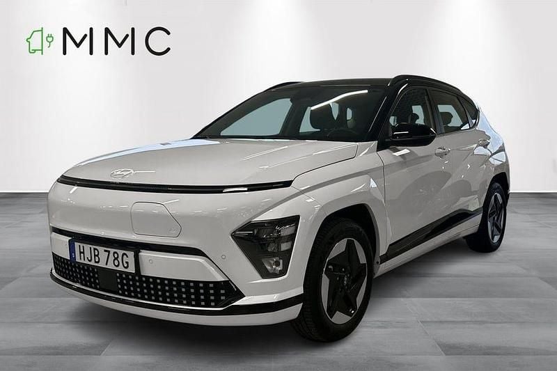 Atlas white Begagnad 2024 Hyundai Kona Essential SUV | 299 000 kr - Bild 1/4