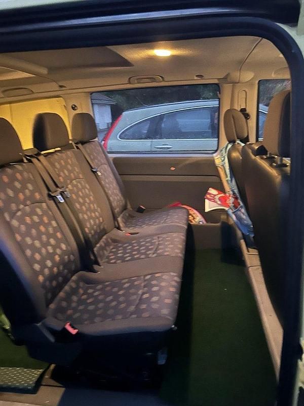 Gul Begagnad 2009 Mercedes Vito Minibuss | 87 000 kr (Dyr) - Bild 1/4