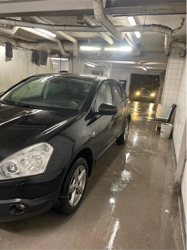 Svart Begagnad 2008 Nissan Qashqai SUV | 52 000 kr (Marknadspris) - Bild 1/4