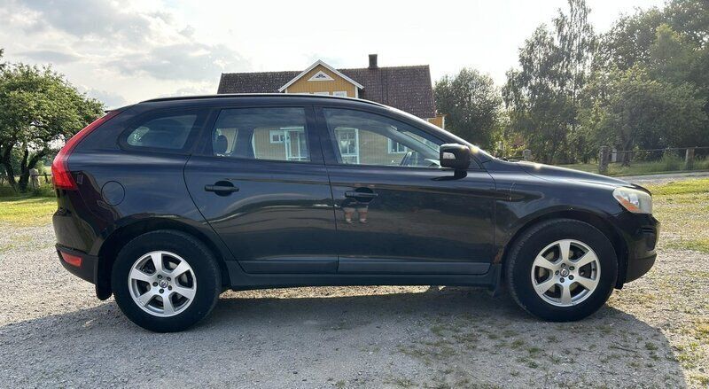 Svart Begagnad 2010 Volvo XC60 Kinetic SUV | 49 900 kr (Superpris) - Bild 1/4