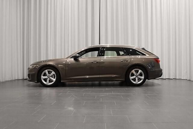 Begagnad Audi A6 S-Line 204 HK (150 kW) 2022 Daytonagrå pärleffekt Kombi