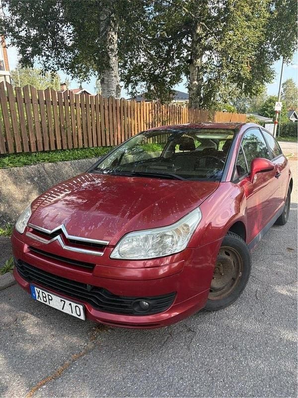 Röd Begagnad 2006 Citroën C4 Sportkupé | 18 000 kr (Bra pris) - Bild 1/4