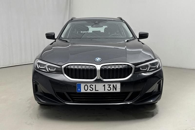 Begagnad BMW 330 292 HK (214 kW) 2023 Svart Kombi