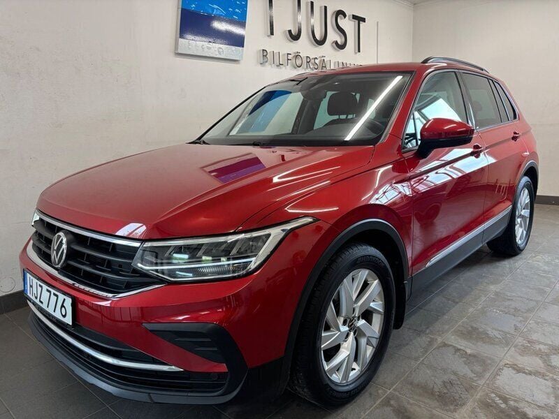 Röd Begagnad 2020 VW Tiguan SUV | 269 000 kr (Marknadspris) - Bild 1/4
