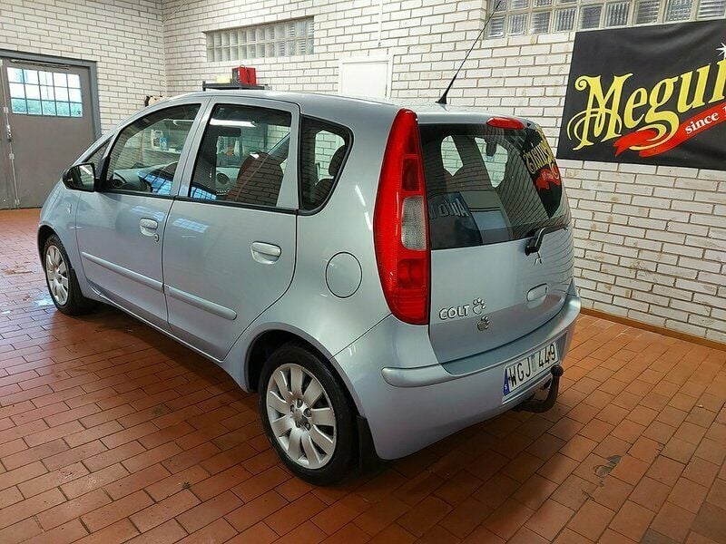 Begagnad Mitsubishi Colt 95 HK (69 kW) 2004 Blå Halvkombi