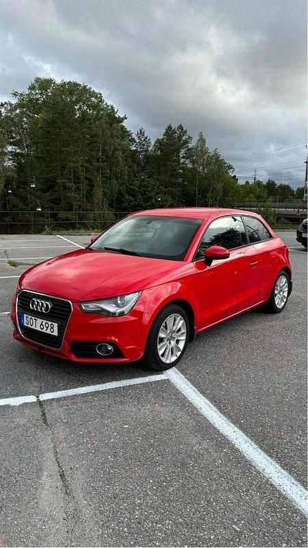 Röd Begagnad 2011 Audi A1 S-Line Halvkombi | 110 000 kr (Marknadspris) - Bild 1/4