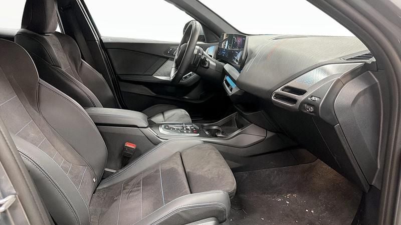 Begagnad BMW 120 M Sport 170 HK (125 kW) 2025 Grå Halvkombi