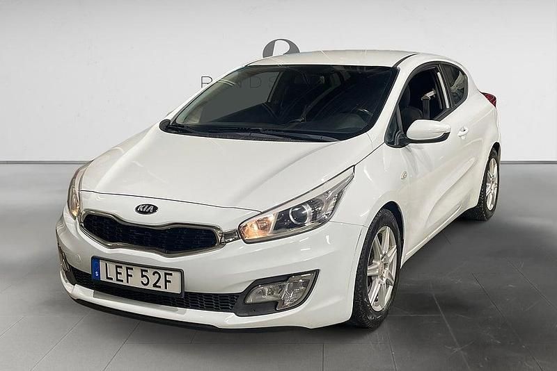 Begagnad Kia ProCeed EX 99 HK (72 kW) 2014 Vit Halvkombi