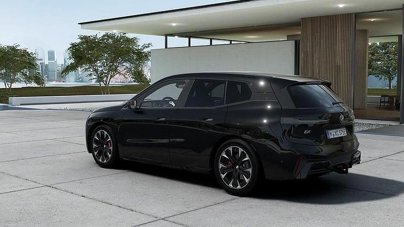 Begagnad BMW iX Comfort Edition 400 kW (544 HK) 2025 Svart SUV