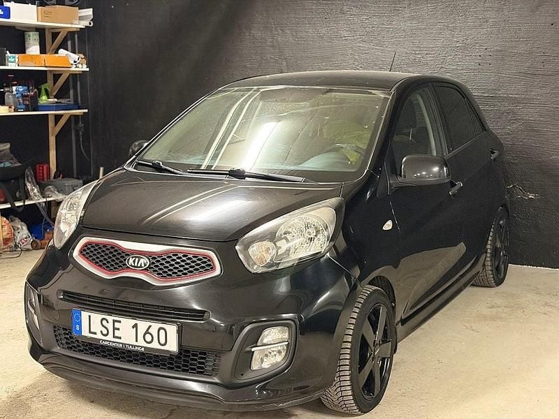 Begagnad Kia Picanto 69 HK (50 kW) 2014 Svart Halvkombi