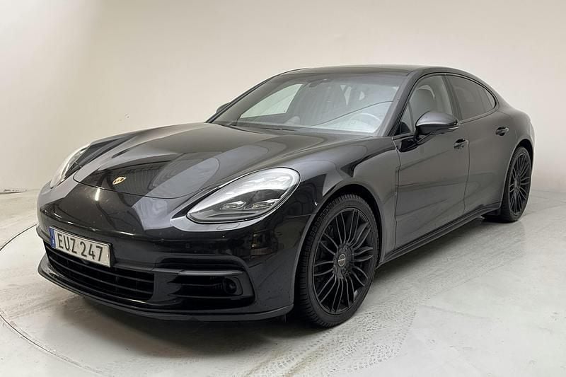 Svart Begagnad 2017 Porsche Panamera 4S Sport Sedan | 395 000 kr (Marknadspris) - Bild 1/4