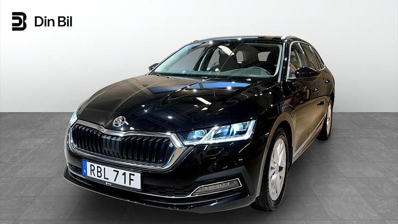 Svart Begagnad 2024 Skoda Octavia Style Kombi | 309 500 kr (Bra pris) - Bild 1/4