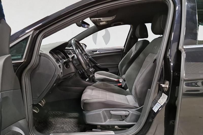 Begagnad VW Golf VII 2017 Svart