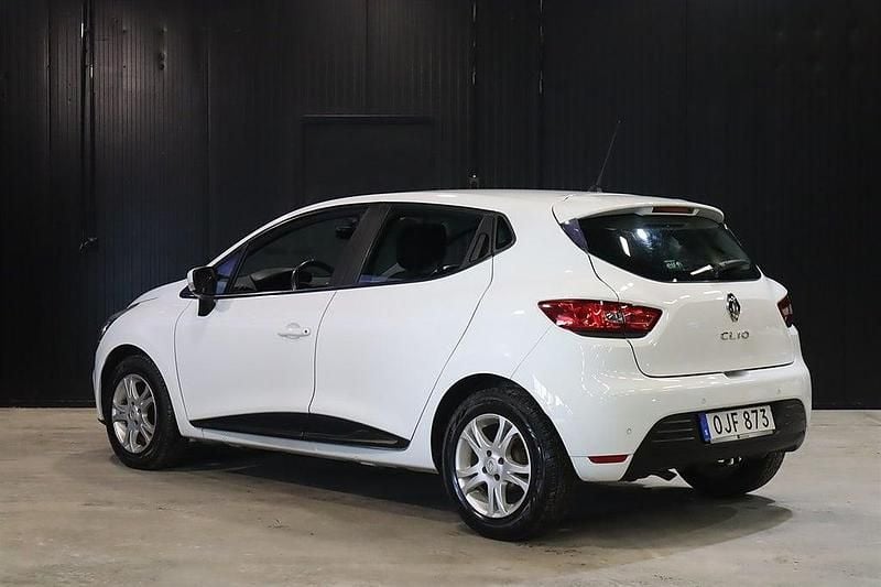 Begagnad Renault Clio IV 73 HK (53 kW) 2016 Vit Halvkombi