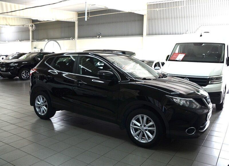 Svart Begagnad 2016 Nissan Qashqai SUV | 159 900 kr (Lite dyr) - Bild 1/4
