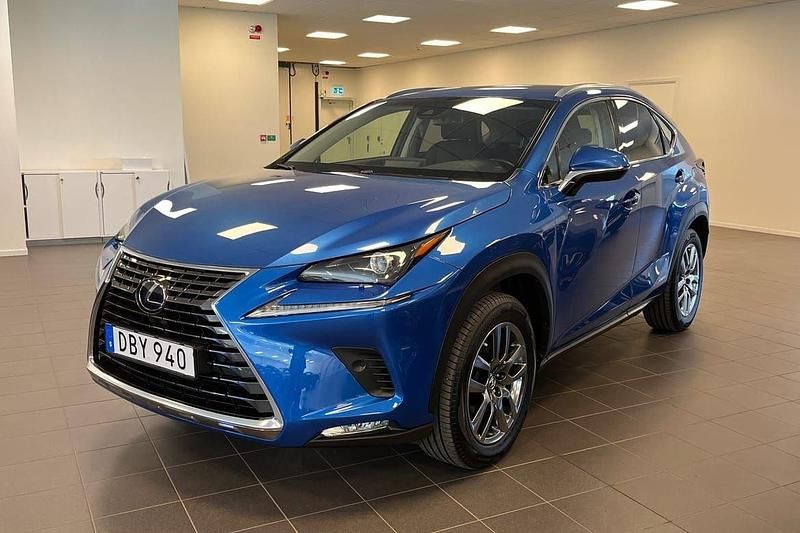 Blå Begagnad 2017 Lexus NX300h Executive Line SUV | 289 000 kr - Bild 1/4
