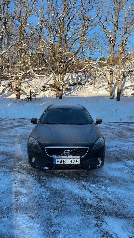 Begagnad 2014 Volvo V40 CC Kombi | 100 000 kr (Marknadspris) - Bild 1/4