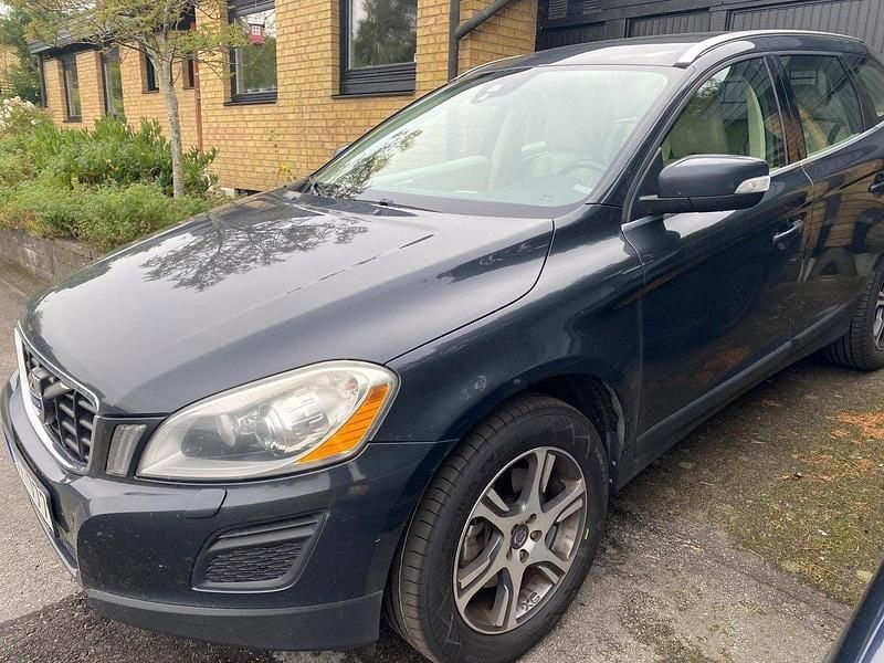 Grå Begagnad 2012 Volvo XC60 Summum SUV | 72 000 kr (Bra pris) - Bild 1/2