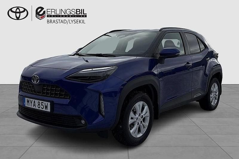 Begagnad Toyota Yaris Cross Style 92 HK (67 kW) 2024 Mörkblå SUV