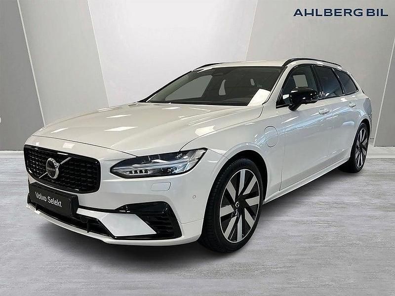 Begagnad Volvo V90 Plus 253 HK (186 kW) 2024 Vit Kombi