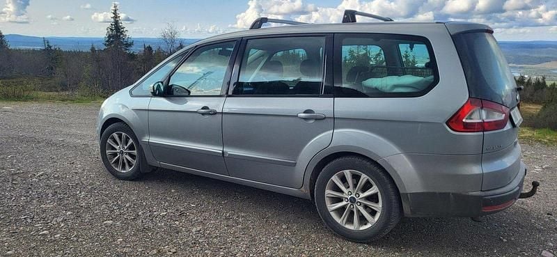 Begagnad Ford Galaxy 146 HK (107 kW) 2010 Grå Minibuss