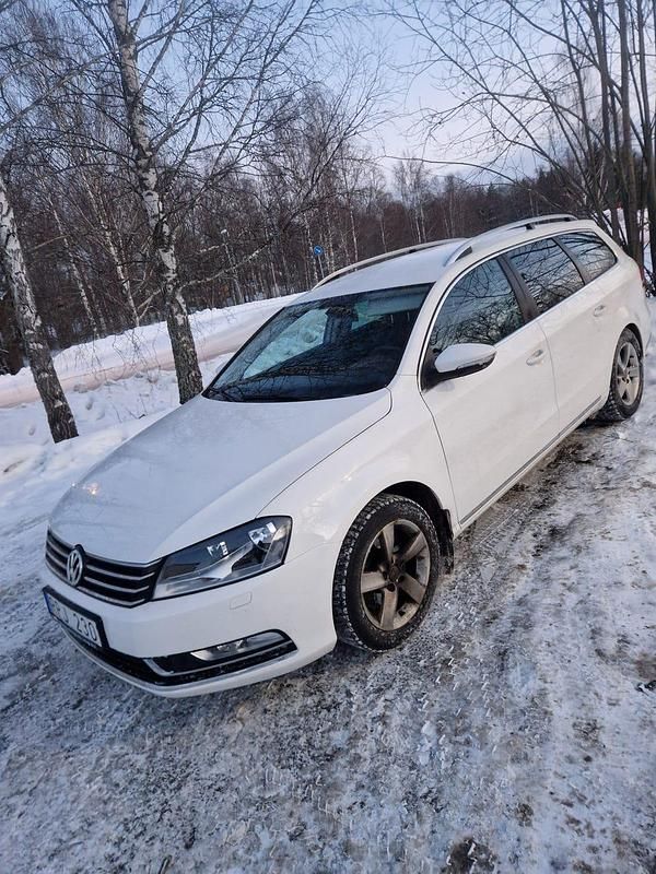 Begagnad VW Passat 150 HK (110 kW) 2011 Vit Kombi