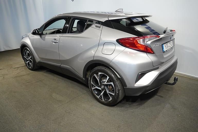 Begagnad Toyota C-HR Edition 122 HK (89 kW) 2018 Grå SUV