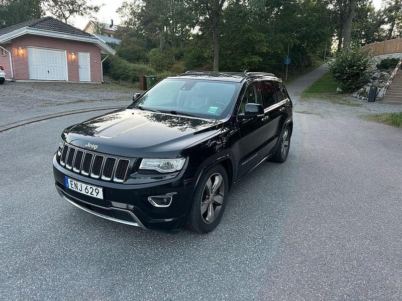 Svart Begagnad 2015 Jeep Grand Cherokee SUV | 127 000 kr (Superpris) - Bild 1/4