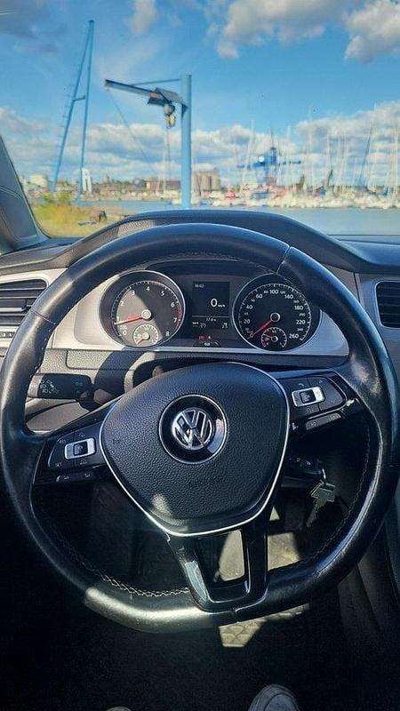 Vit Begagnad 2015 VW Golf VII Kombi | 89 990 kr (Bra pris) - Bild 1/4