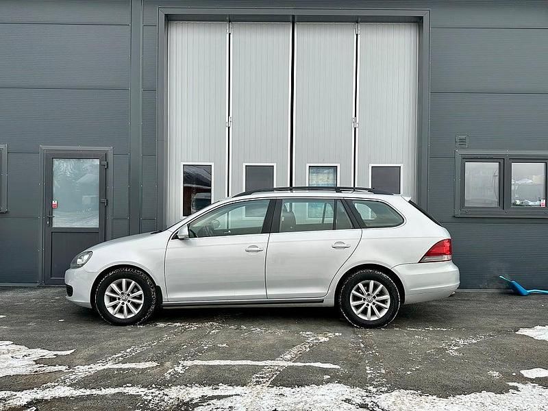 Begagnad VW Golf VII 105 HK (77 kW) 2012 Silver Kombi