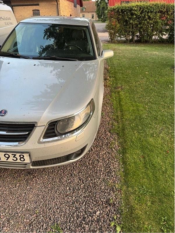 Silver Begagnad 2007 Saab 9-5 Aero Kombi | 33 000 kr (Bra pris) - Bild 1/4