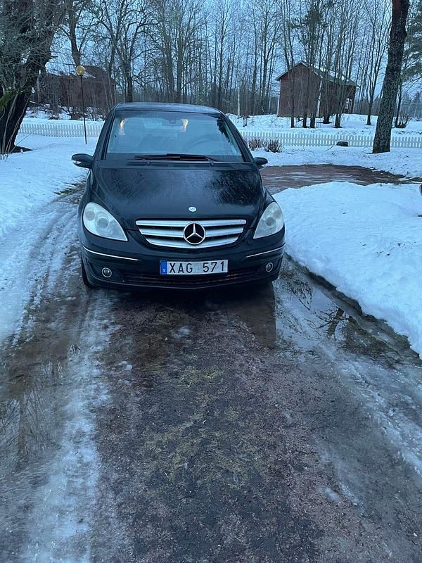 Begagnad Mercedes B170 116 HK (85 kW) 2006 Minibuss