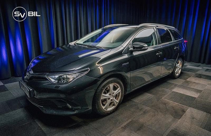 Begagnad Toyota Auris Touring Sports Comfort 136 HK (100 kW) 2017 Svart Kombi