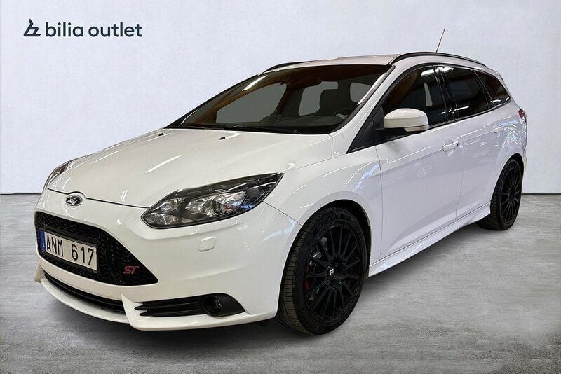 Vit Begagnad 2013 Ford Focus ST Kombi | 114 900 kr (Superpris) - Bild 1/2