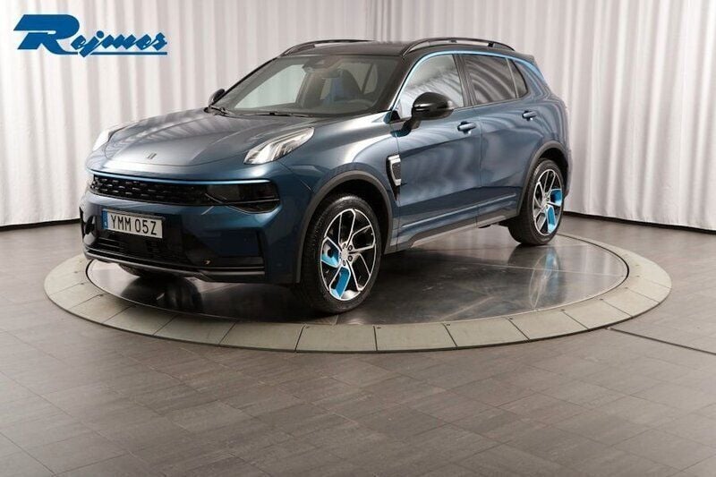 Blå (volation blue metallic) Ny 2024 Lynk & Co 01 SUV | 369 800 kr - Bild 1/4