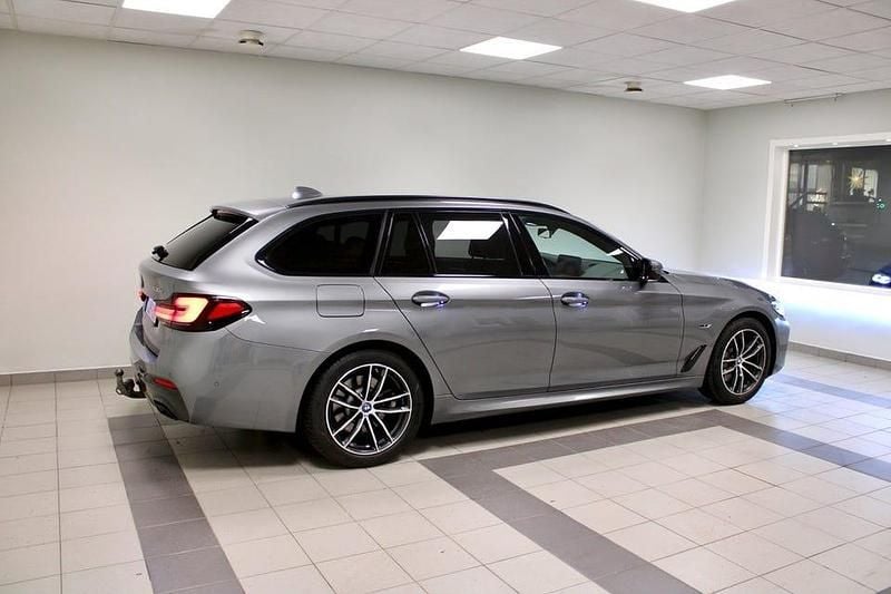Begagnad BMW 530 M Sport 292 HK (214 kW) 2023 Grå Kombi