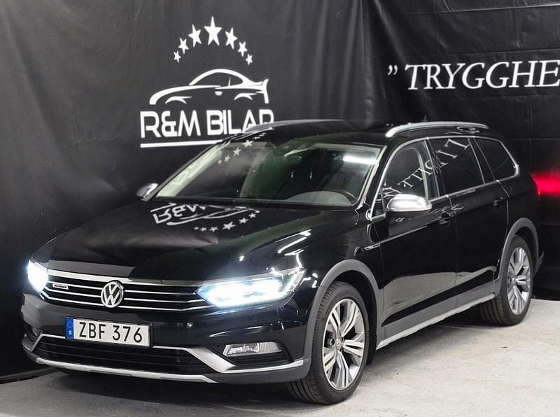 Svart Begagnad 2017 VW Passat Kombi | 144 800 kr (Marknadspris) - Bild 1/4
