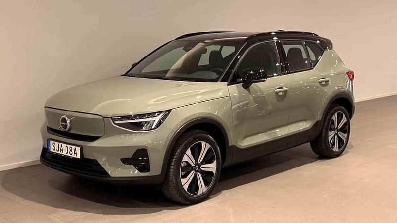 Grön Begagnad 2023 Volvo XC40 Single Motor SUV | 339 500 kr - Bild 1/1