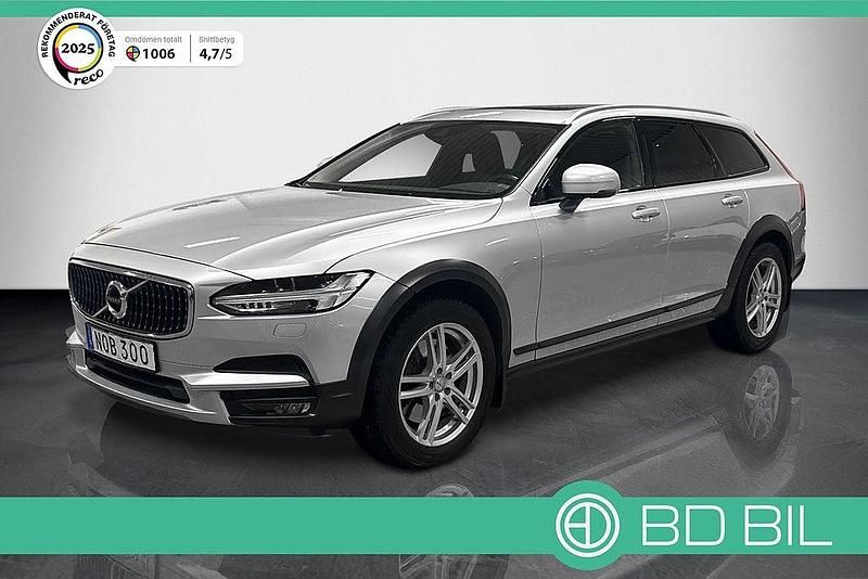 Silver (silvermetallic) Begagnad 2018 Volvo V90 CC Kombi | 269 900 kr (Marknadspris) - Bild 1/3