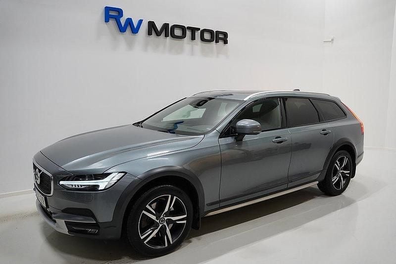 Grå Begagnad 2017 Volvo V90 CC Inscription Kombi | 294 900 kr (Marknadspris) - Bild 1/4