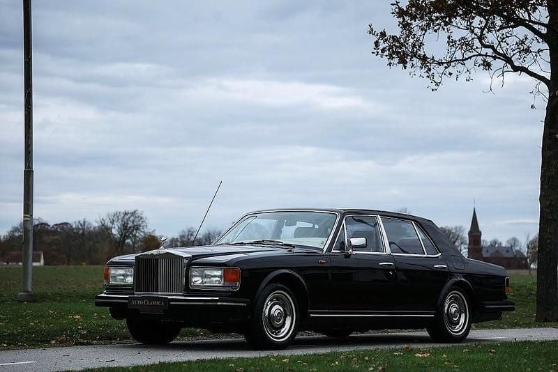 Begagnad Rolls Royce Silver Spirit 243 HK (178 kW) 1981 Svart Sedan