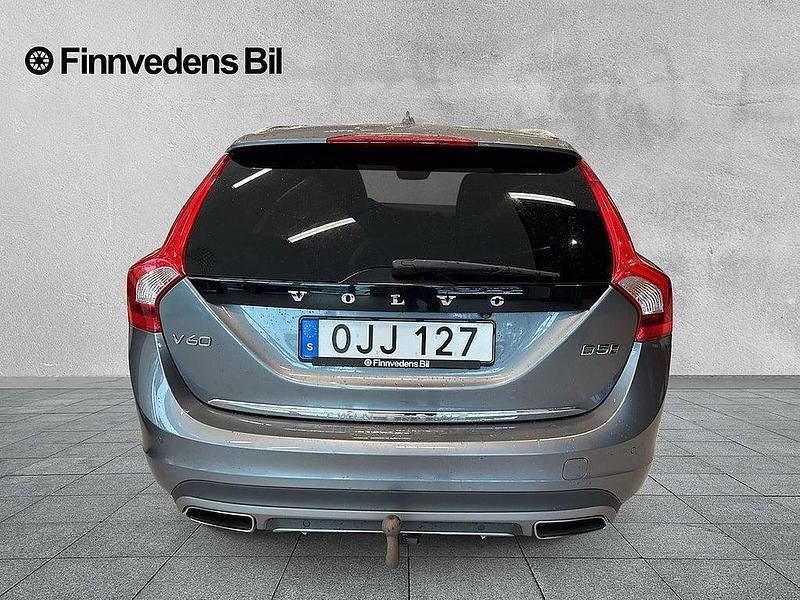 Begagnad Volvo V60 Summum 231 HK (169 kW) 2016 Grå Kombi