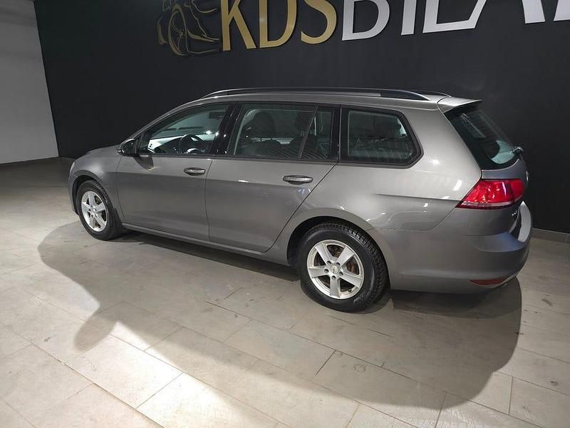 Begagnad VW Golf VII Comfortline 110 HK (80 kW) 2015 Grå Kombi