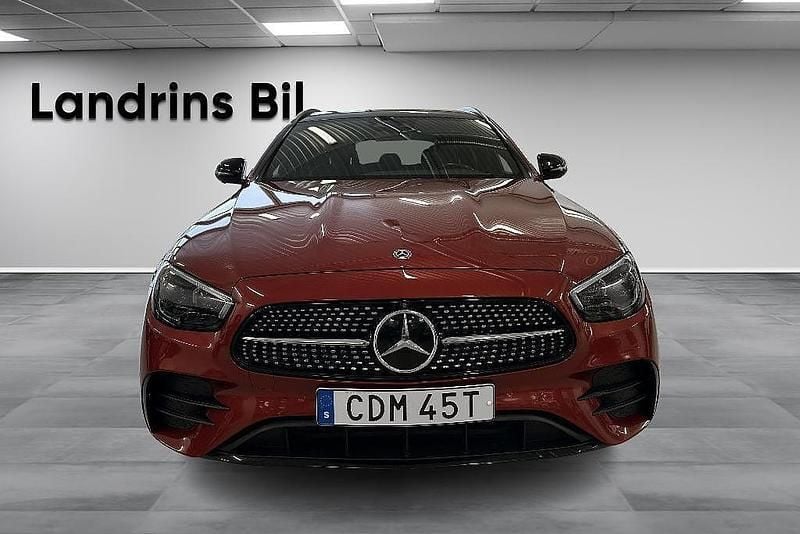 Begagnad Mercedes E220 AMG 194 HK (142 kW) 2021 Röd Kombi