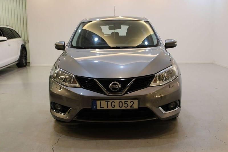 Begagnad Nissan Pulsar 111 HK (81 kW) 2015 Grå Halvkombi
