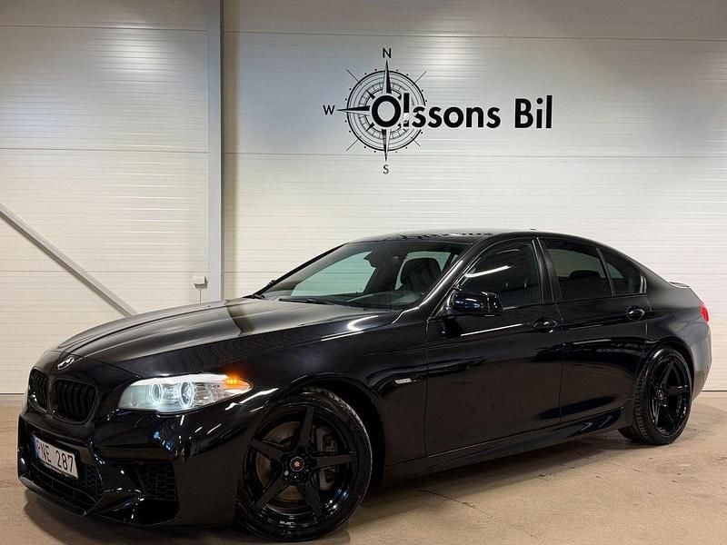 Svart Begagnad 2010 BMW 530 M Sport Sedan | 159 900 kr (Marknadspris) - Bild 1/4