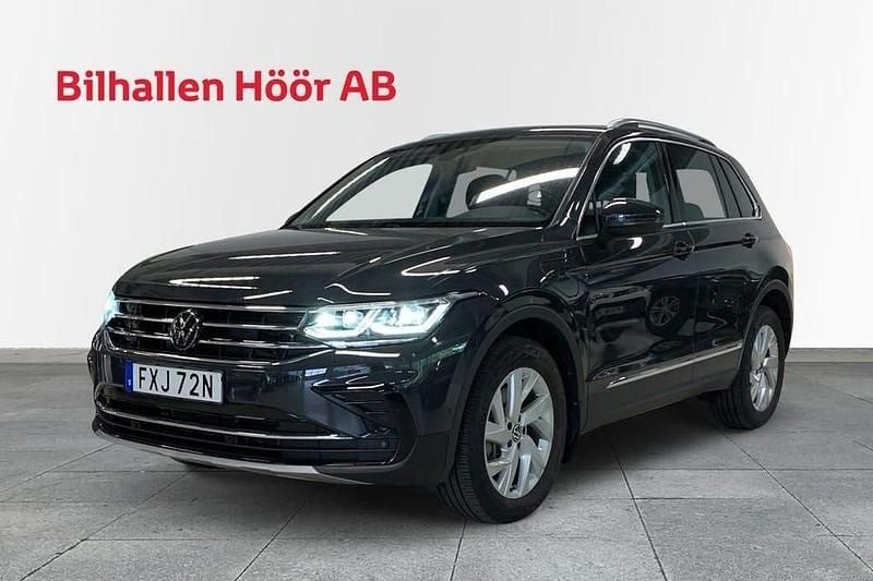Grå Begagnad 2023 VW Tiguan Elegance SUV | 399 900 kr (Lite dyr) - Bild 1/4